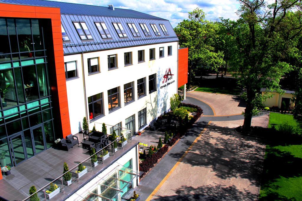 Hotel Austeria Conference & Spa Цехоцинек Экстерьер фото