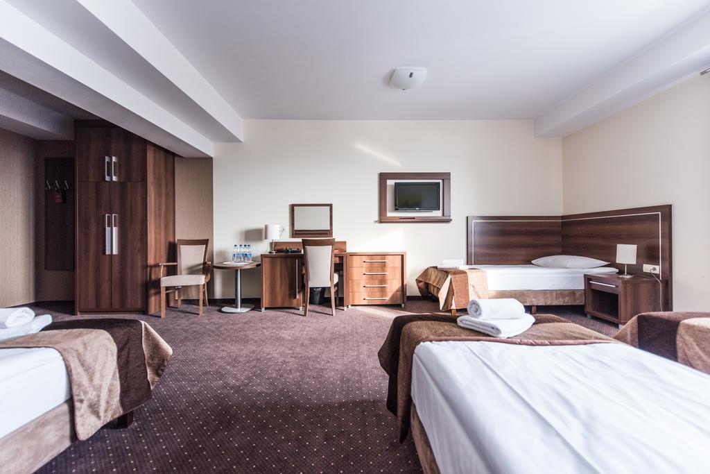 Hotel Austeria Conference & Spa Цехоцинек Экстерьер фото
