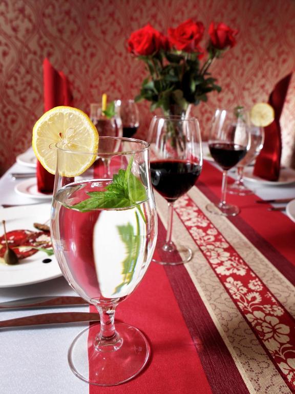 Hotel Austeria Conference & Spa Цехоцинек Экстерьер фото
