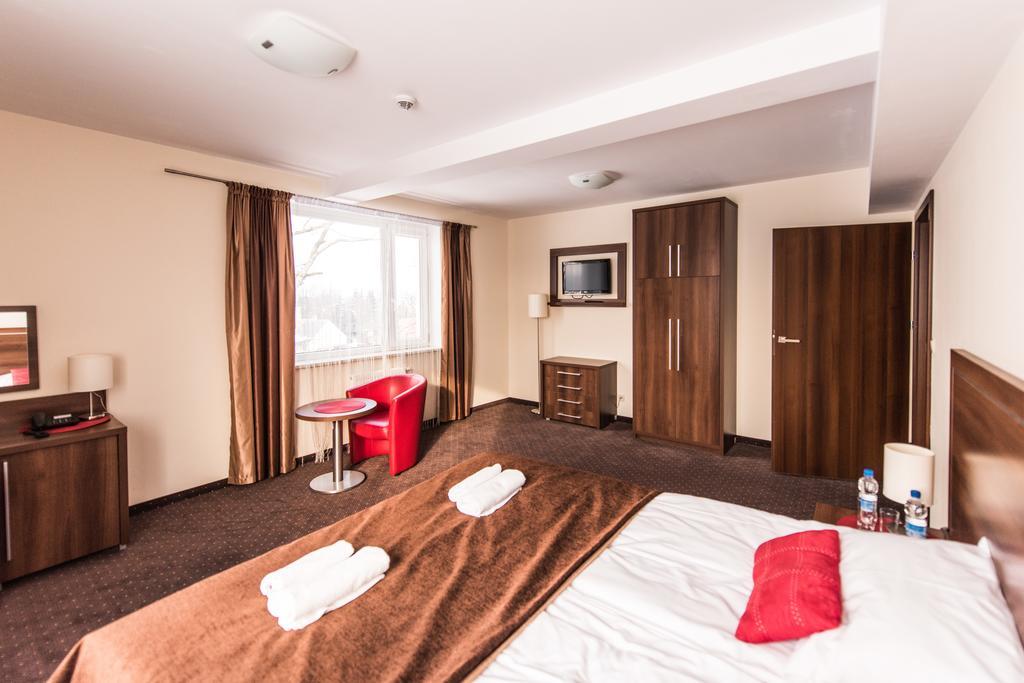 Hotel Austeria Conference & Spa Цехоцинек Экстерьер фото