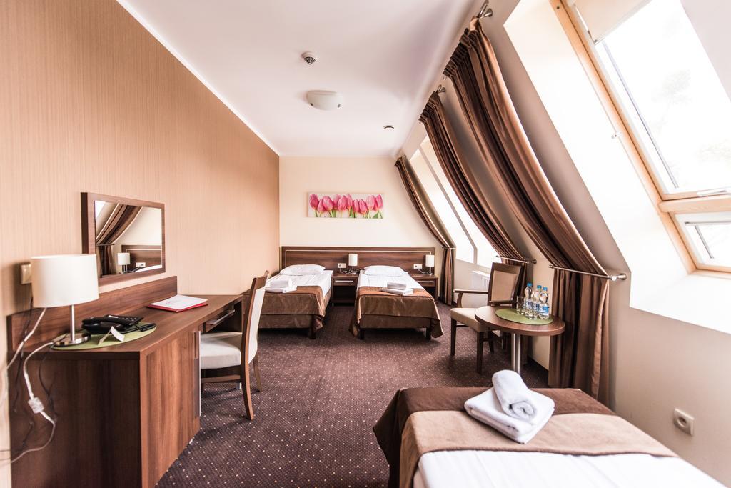 Hotel Austeria Conference & Spa Цехоцинек Экстерьер фото